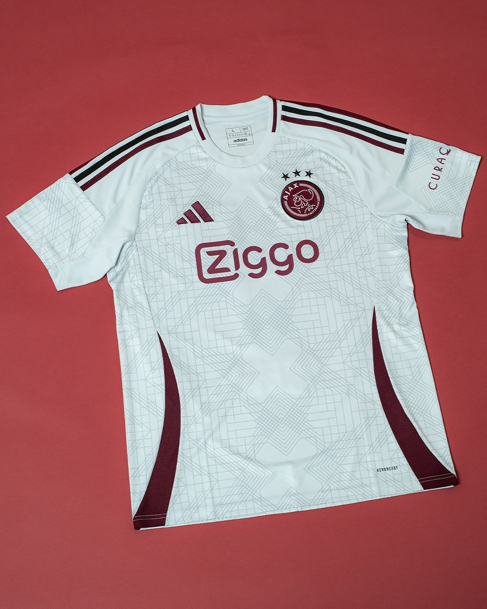 Áo sân khách thứ hai của Ajax mùa giải 2024-25