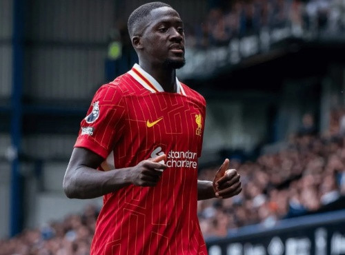 ​Ibrahima Konate: Ngôi sao mới tỏa sáng nơi hàng thủ Liverpool