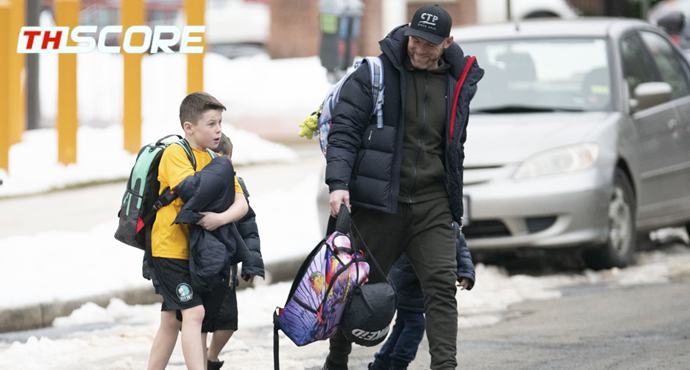 รูนี่ย์สุดทน! ลูกชาย 4 คนดูการ์ตูนเรื่องเดียว 4 รอบติด 