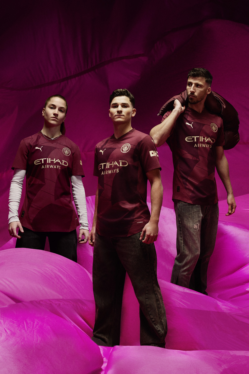 Áo đấu sân khách thứ hai Manchester City cho mùa giải 2024-25