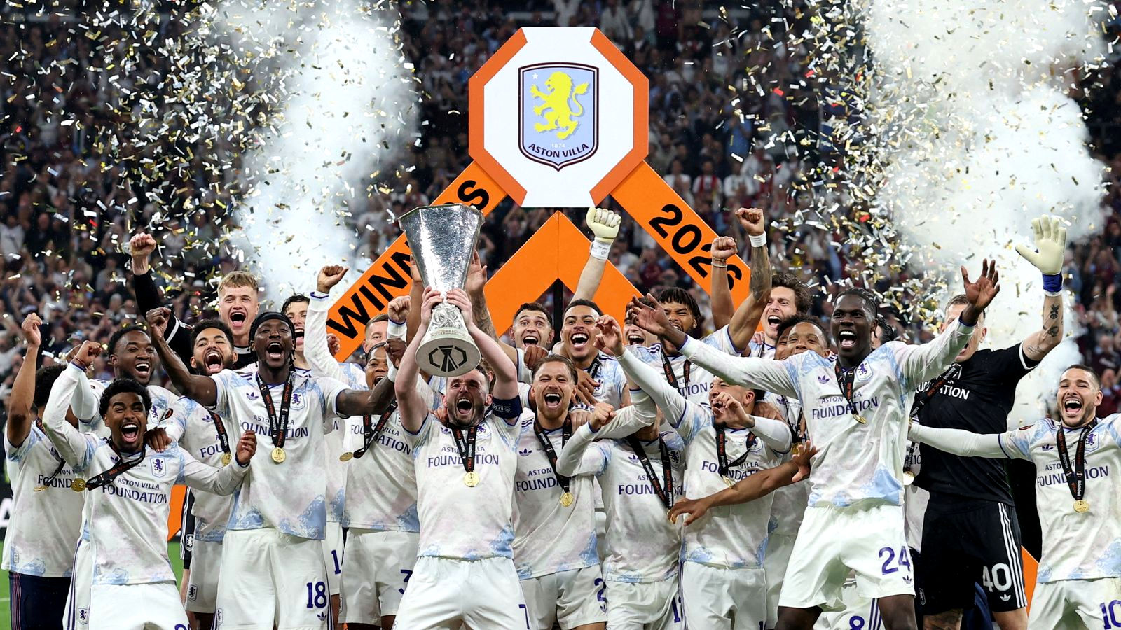 Lịch sử được viết! Aston Villa lần đầu vô địch Europa League, chấm dứt cơn khát danh hiệu kéo dài 30 năm – Emery lần thứ năm đoạt cúp.