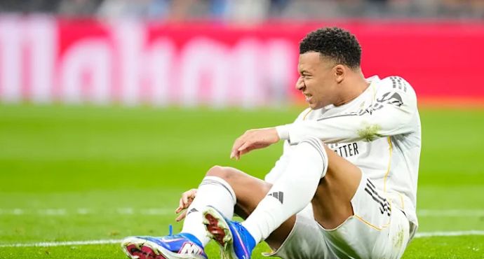 Mbappé Sidelined by Knee Injury for Real Madrid's Crucial Benfica Clash