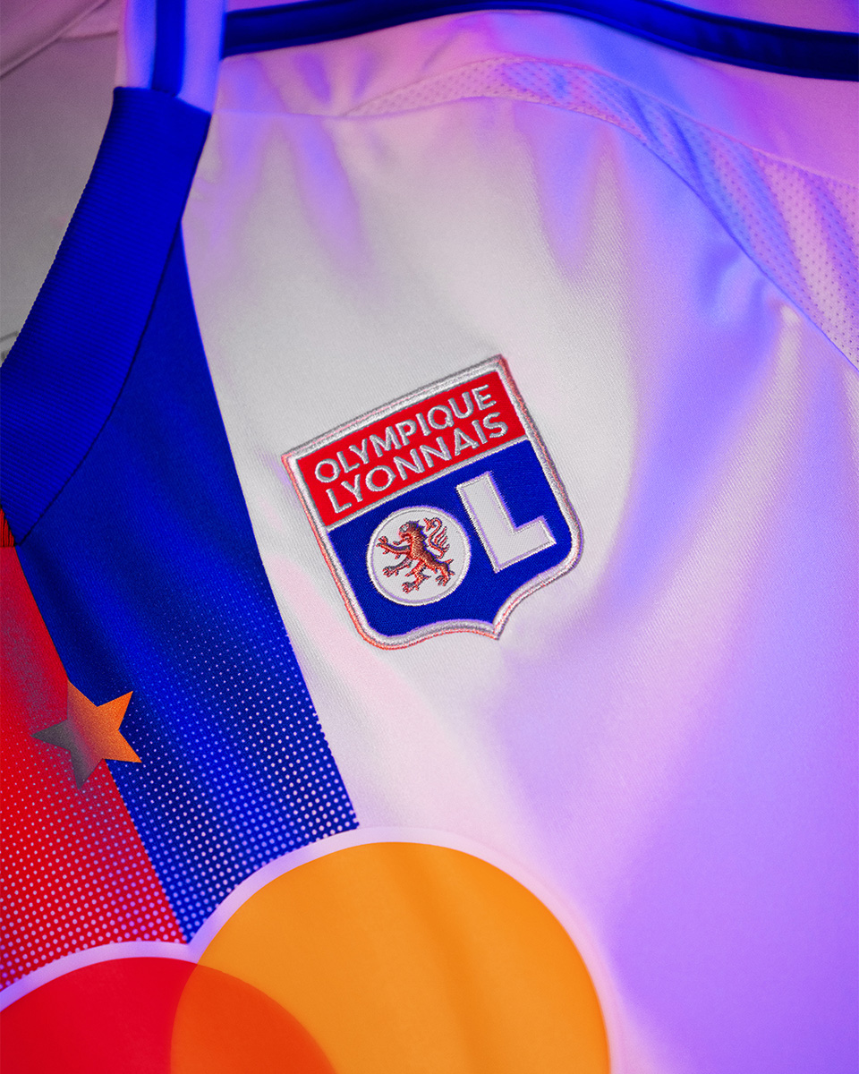 Áo sân nhà Lyon cho mùa giải 2024-25