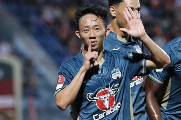 Nhận lót tay khủng, tiền vệ ĐT Việt Nam rời HAGL