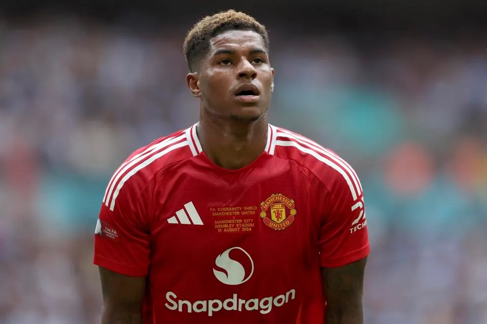 Erik ten Hag Acknowledges Liverpool's Maturity Over Manchester United Ahead of Clash