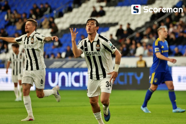 '송민규 2골 1도움' FC서울, 울산에 4-1 대승…7경기 무패로 선두 질주
