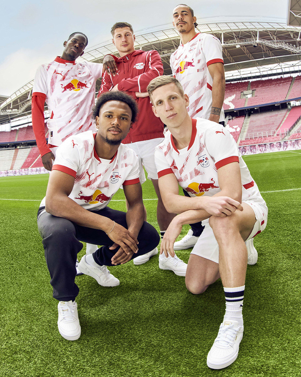 Áo đấu sân nhà của Leipzig cho mùa giait 2024-25