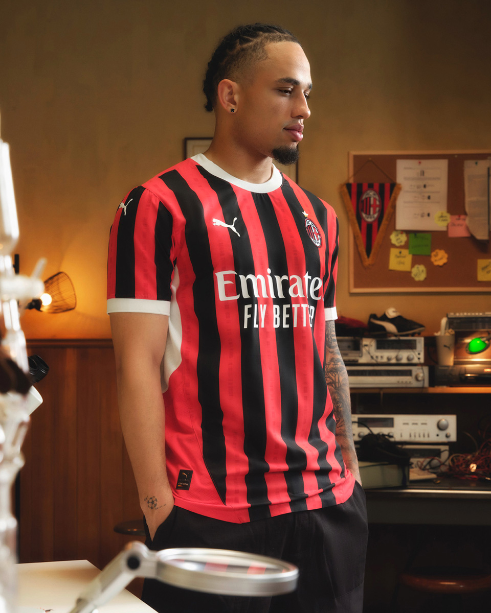 ​Áo đấu sân nhà AC Milan mùa giải 2024-25