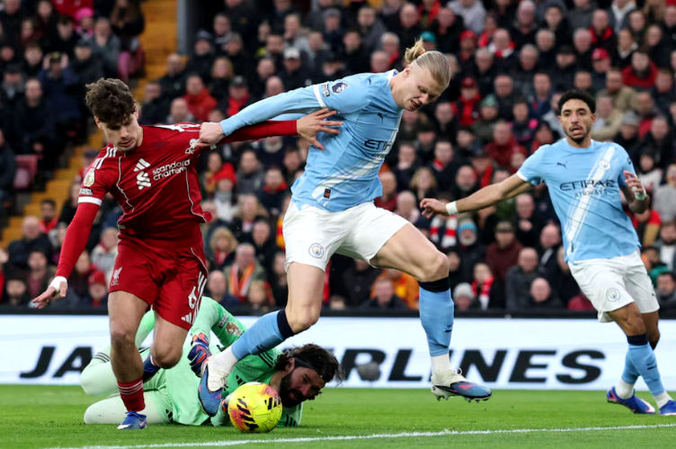 Cú đúp hạ Liverpool! Man City ngược dòng thắng 2-1 tại Anfield, kém ngôi đầu 6 điểm
