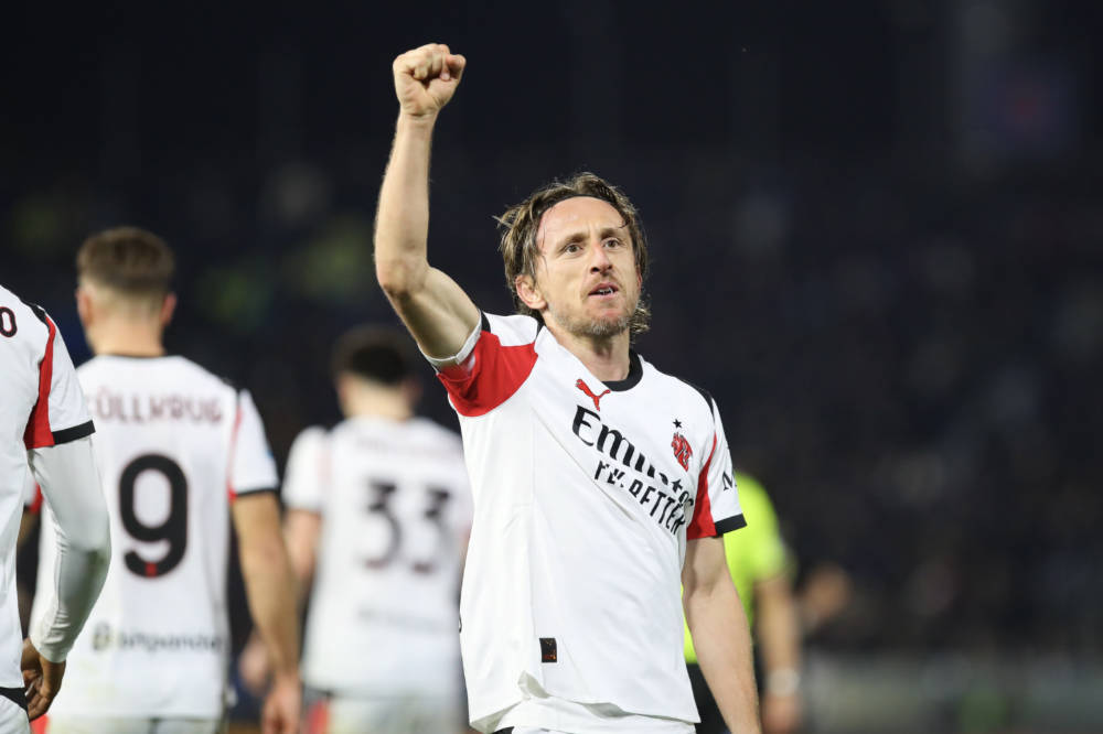 Di Marzio: Modric 40 tuổi muốn gia hạn, nhưng yêu cầu AC Milan giành vé dự Champions League + giữ lại Allegri