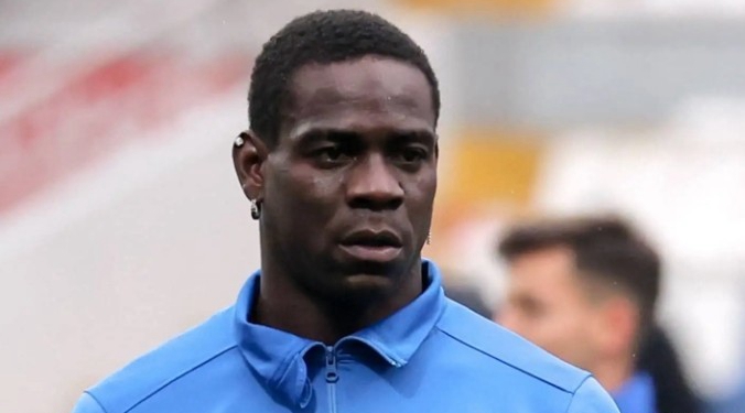Former Italian international Mario Balotelli may join Serie B side Palermo
