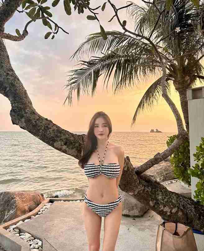 ส่องหุ่นแซ่บ บลู จิรารัตน์ นางแบบและเน็ตไอดอลสาวสุดฮอต ในชุดว่ายน้ำบิกินี่