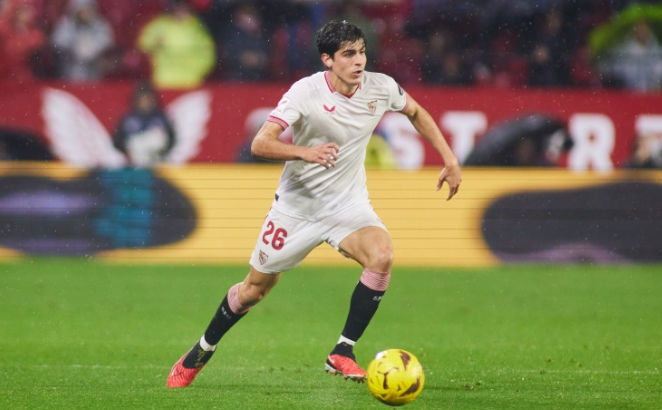 Thương vụ chiêu mộ Juanlu của Napoli về cơ bản đã thất bại, và Sevilla đang lắng nghe những lời đề nghị khác