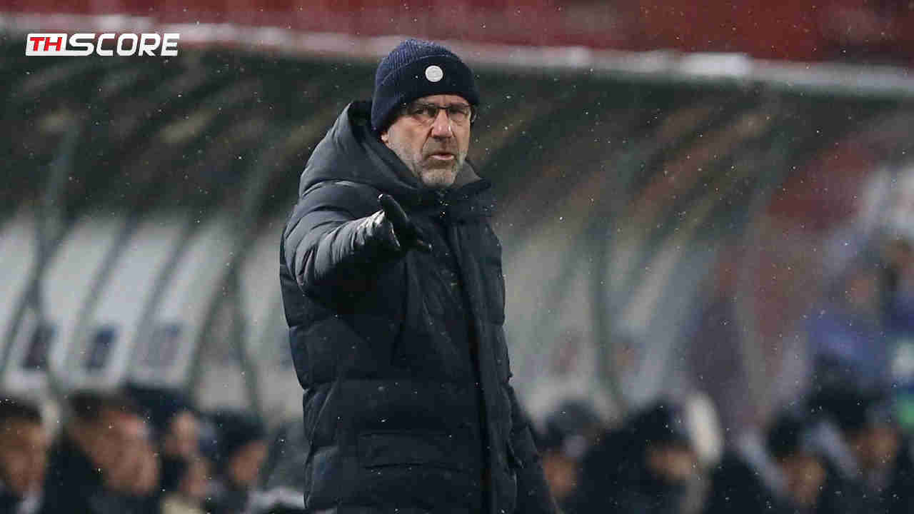 หงส์แดงฟังไว้