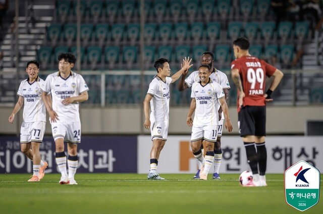 부산, 충남아산과 2-2 무승부…K리그2 선두로 월드컵 휴식기 돌입