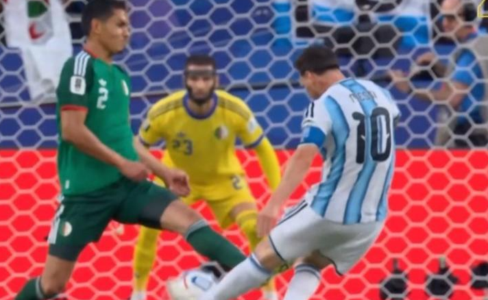 Messi Hat-Trick Fires Argentina to 3-0 Win Over Algeria in World Cup Opener