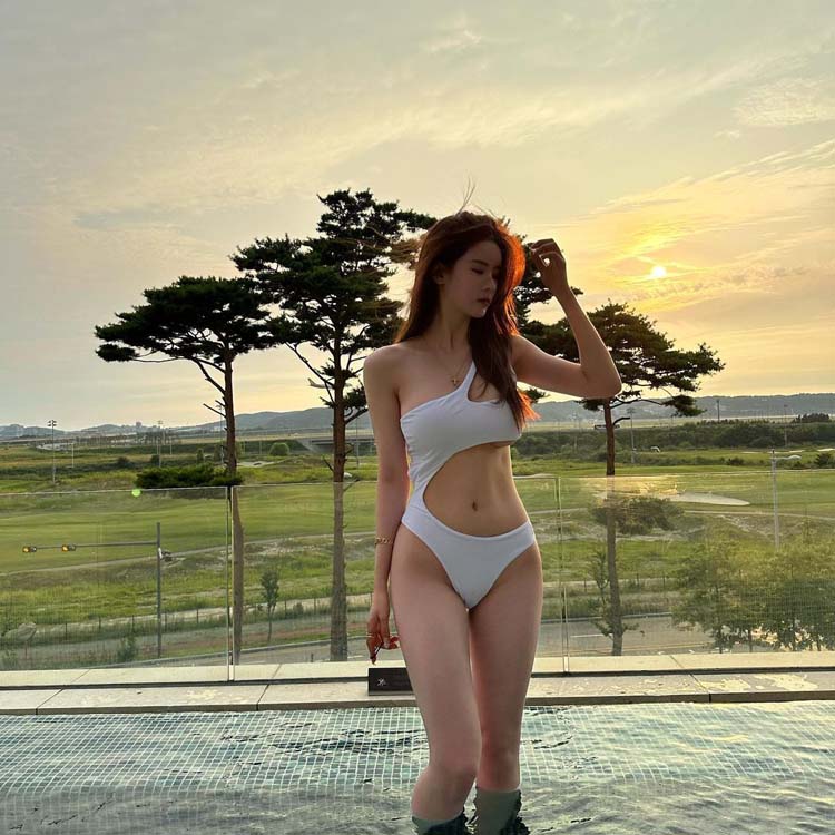 อินฮวา ดาว TikTok ช่างทำผมสุดฮอตแดนโสม ตัวละครลับในซีรีส์แน็กชาลี ที่หนุ่ม ๆ ปลื้ม