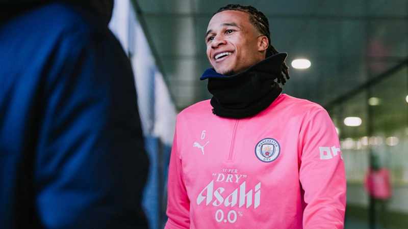 ​แกลเลอรี: ทัพเรือใบสีฟ้าสุดคึกคัก เตรียมฟาดแข้งศึกดาร์บีแมตช์!