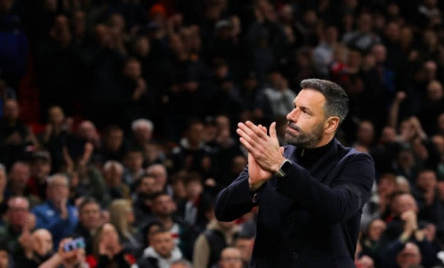 ​Thành công của Ruud van Nistelrooy chữa lành Manchester United