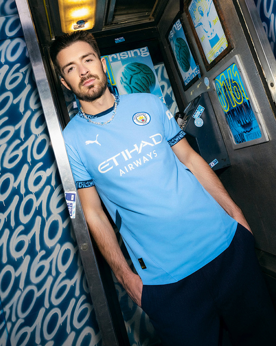 Áo thi đấu sân nhà của Manchester City cho mùa giải 2024-25