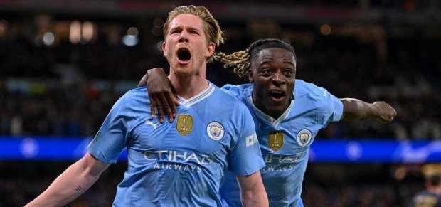 Quỷ đỏ bay trên đôi cánh của bộ đôi Man City