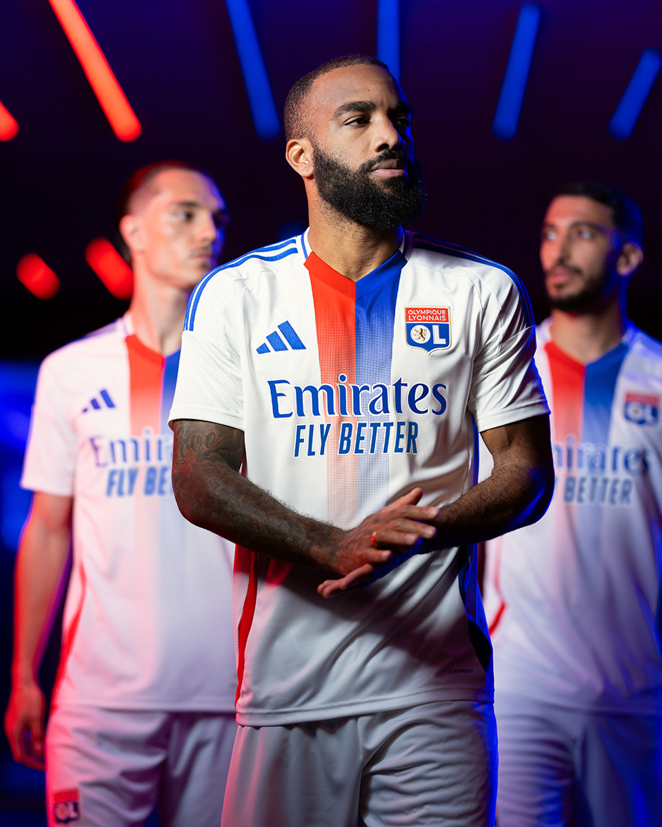 Áo sân nhà Lyon cho mùa giải 2024-25