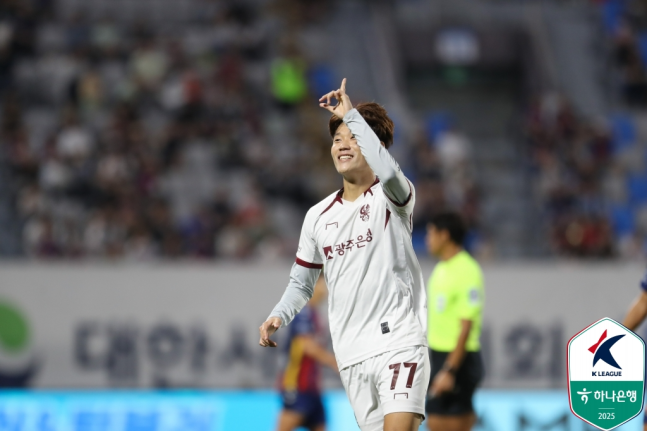 광주FC, 수원 원정서 4-2 승리...파이널A 굳히기 5위 도약