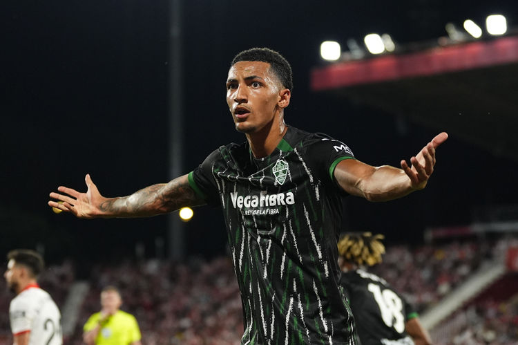 Romano: Bournemouth chiêu mộ Álvaro Rodríguez, Real Madrid nhận 50% phí chuyển nhượng lần sau