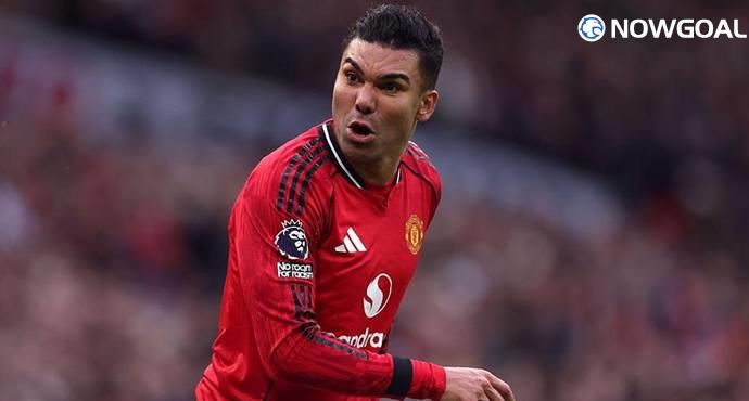 Manchester United Draw Up Midfield Shortlist as Casemiro Exit Looms