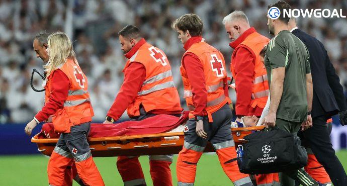Two Real Madrid players collided twice within a short period, with Asensio stretchered off the pitch