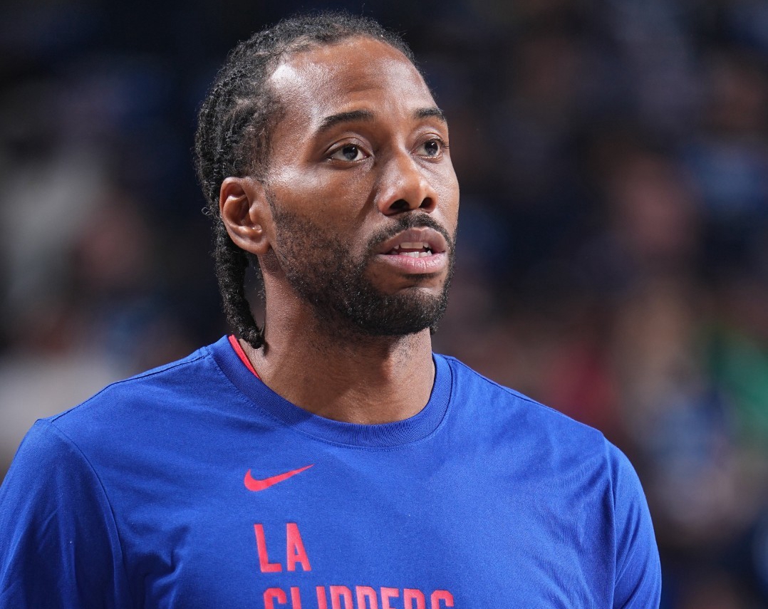 Clippers star Kawhi Leonard has undergone knee surgery