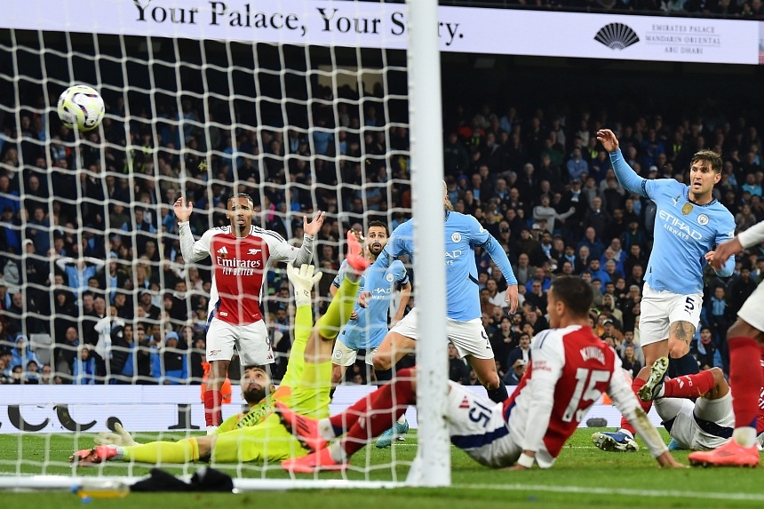 City and Arsenal Share Spoils in Controversial Etihad Clash