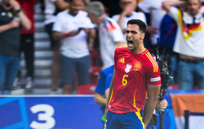 Merino đã san bằng kỷ lục cầu thủ Tây Ban Nha ghi bàn ở vòng loại World Cup gần nhất và trở thành cầu thủ Tây Ban Nha đầu tiên ghi được hat trick trong vòng hai năm