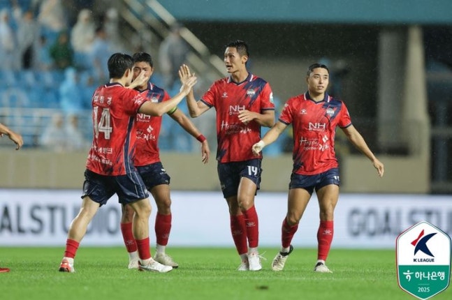 김천상무, 대구에 3-2 대역전승... 2위 도약