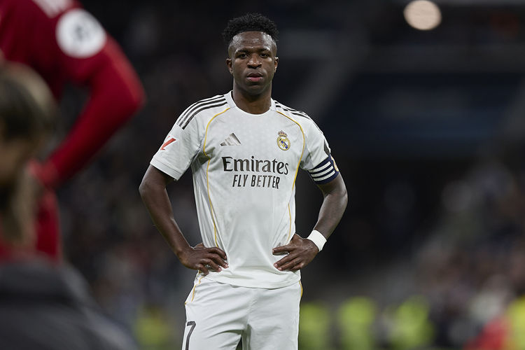 Phóng viên Six TV: Vinicius quyết định đợi sau World Cup mới đàm phán gia hạn, cầu thủ này đang chờ Real Madrid liên lạc