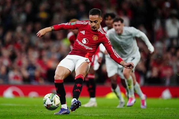​Barnsley tan nát tại Old Trafford: HLV thừa nhận thất vọng tràn trề