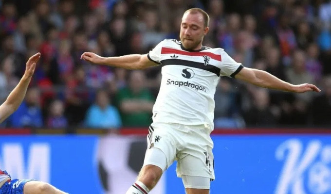 Eriksen tỏa sáng giữa màn trình diễn nhạt nhòa của Man Utd