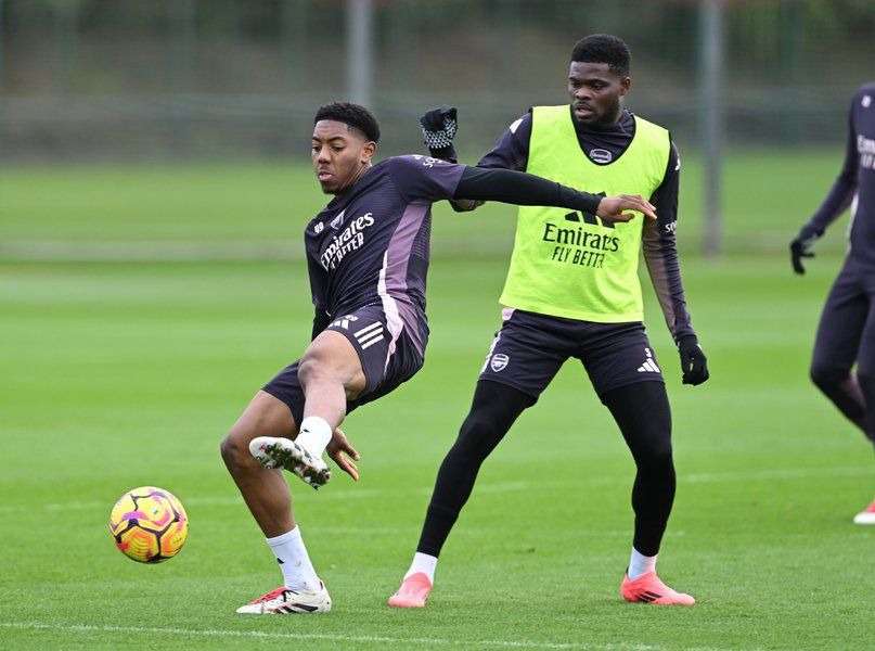 ภาพการฝึกซ้อมของอาร์เซนอลสำหรับเกมที่พบกับเบรนท์ฟอร์ด