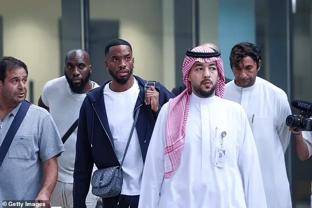 Tony phát biểu trong bữa tiệc chia tay: Mọi người đều có thể đến Ả Rập Xê út để gặp tôi trong tương lai, và tôi sẽ đài thọ vé máy bay