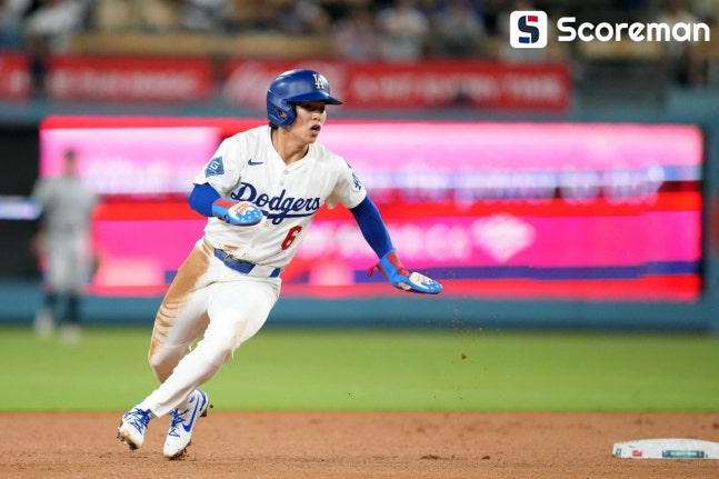 '시즌 첫 출전' 김혜성, 멀티히트 선보여…다저스 14대2로 승리