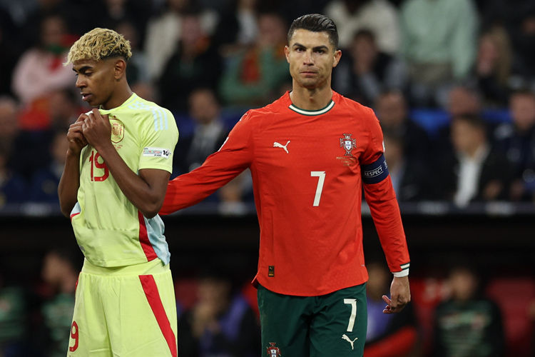 ESPN dự đoán: Cristiano Ronaldo sẽ đạt 1000 bàn thắng trong sự nghiệp vào cuối năm 2026; Yamal sẽ cần chơi thêm 20 năm nữa mới bắt kịp