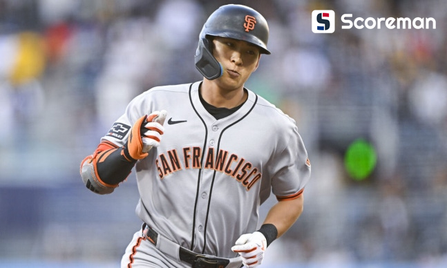 이정후, 10경기 연속 안타에 멀티 출루 …8월 타율 0.338