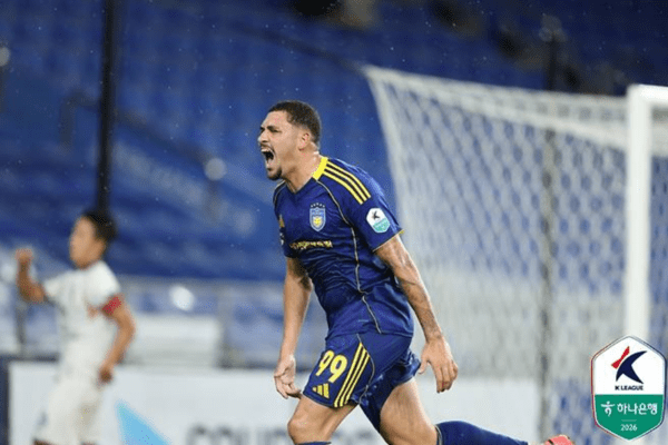 울산, 김천에 3-1 역전승... 3연패 끊고 2위 점프