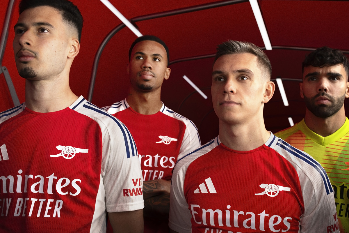 Áo thi đấu sân nhà của Arsenal cho mùa giải 2024-25