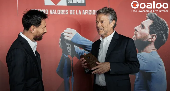 ​Voted Barcelona's Most Beloved Player in History! Messi: 