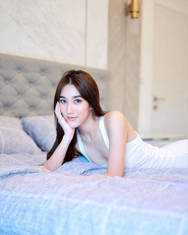 เบส รักษ์วนีย์ โต้โชว์เซ็กซี่ประชด ตงตง - โบ้ยถามฝ่ายชายยังเหลือของที่บ้านไหม ?