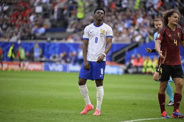 Các nhà tâm lý tiết lộ: Nếu cầu thủ làm việc quá sức sẽ trở nên lười biếng trên sân