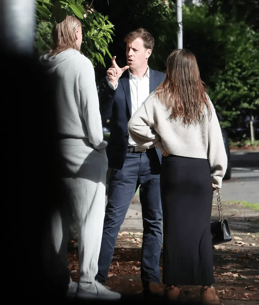 Haaland cùng bạn gái đi xem nhà, cả hai cùng ngắm căn biệt thự trị giá 3,5 triệu bảng