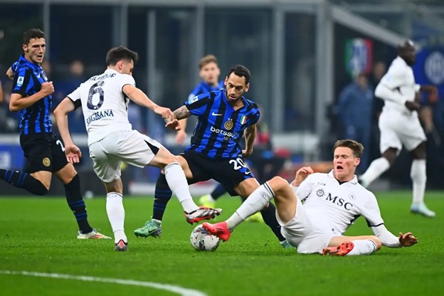 3 Fakta Menarik dari Hasil Imbang Inter Milan vs Napoli: Calhanoglu dari Pahlawan hingga Mengecewakan