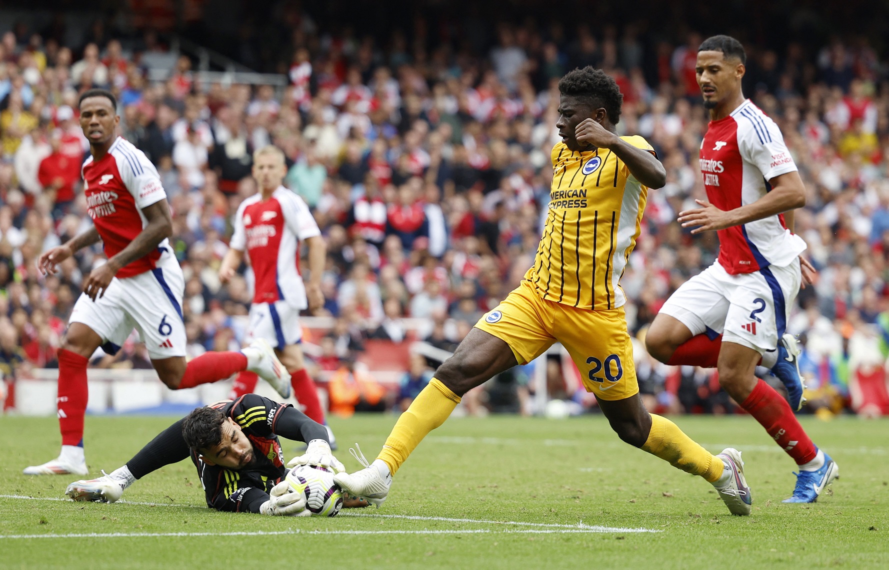 Kết quả Ngoại Hạng Anh: Arsenal 1-1 Brighton